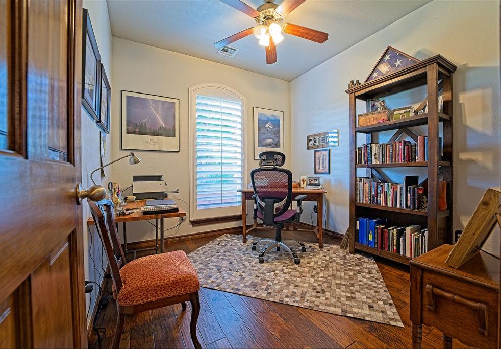 2422 Blackoak Court Property Photo 17