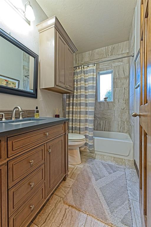 2422 Blackoak Court Property Photo 18