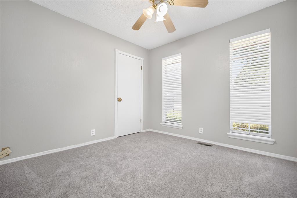 108 W Parkland Drive Property Photo 15
