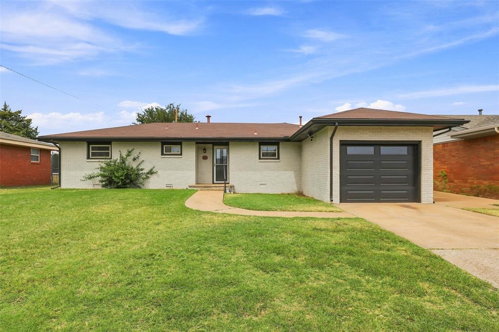 302 W Chisholm Drive