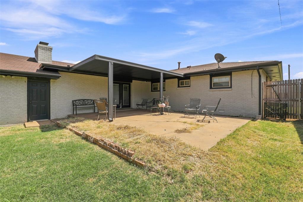 302 W Chisholm Drive Property Photo 29