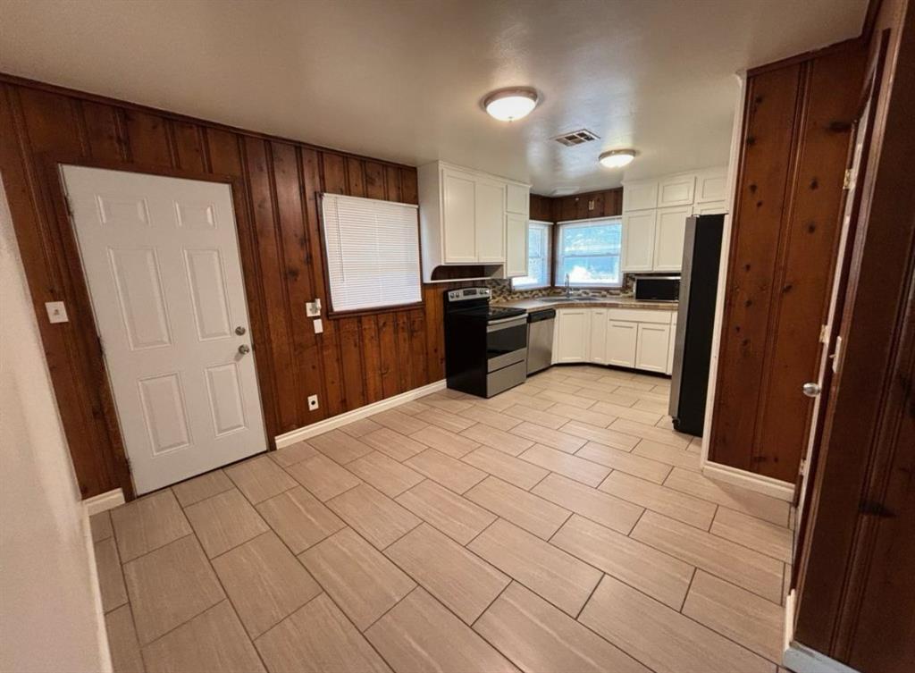 1230 Caddell Lane Property Photo 4