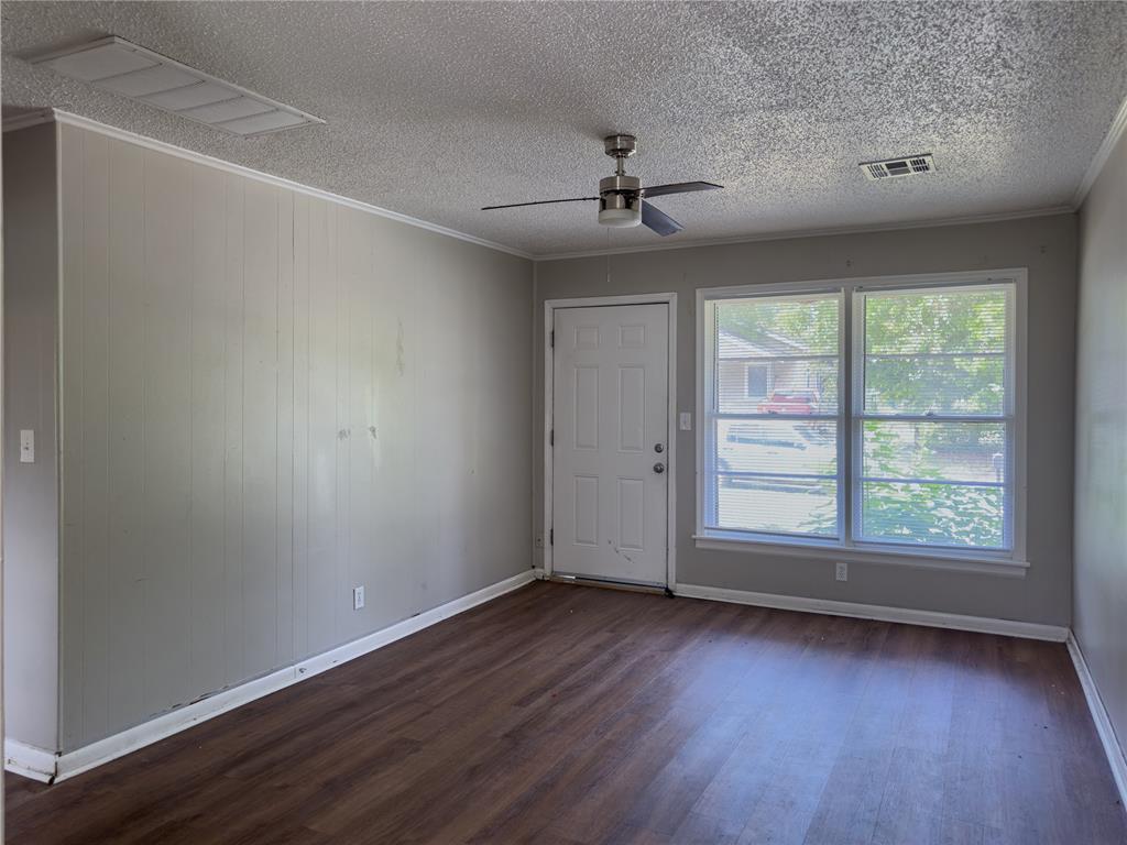 439 S 66th East Avenue Property Photo 6