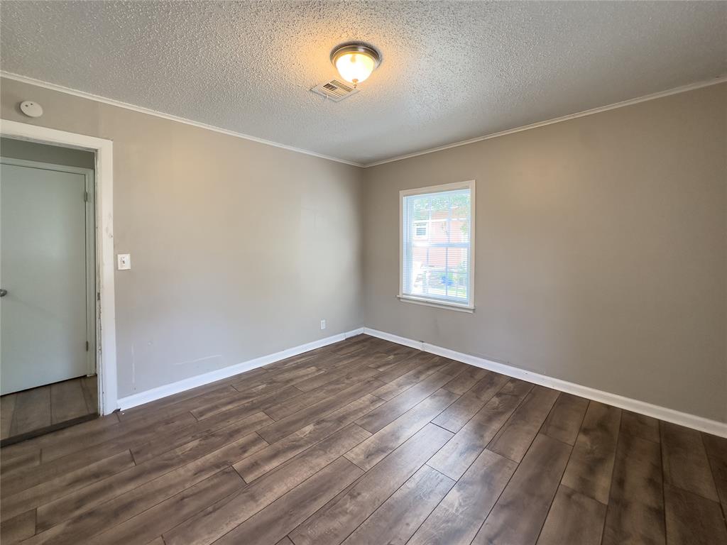 439 S 66th East Avenue Property Photo 23