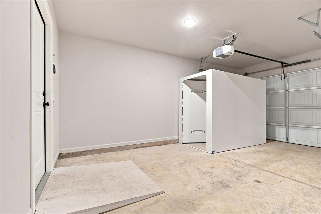 9508 Megans Way Property Photo 33