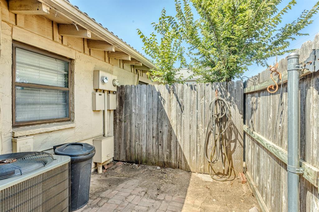 7129 Nw 16th Street 7129 Property Photo 2