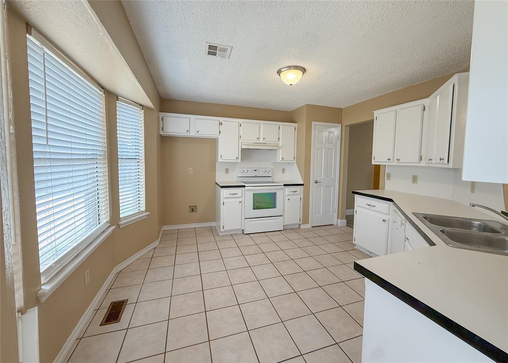 1009 Nw 168th Street Property Photo 10