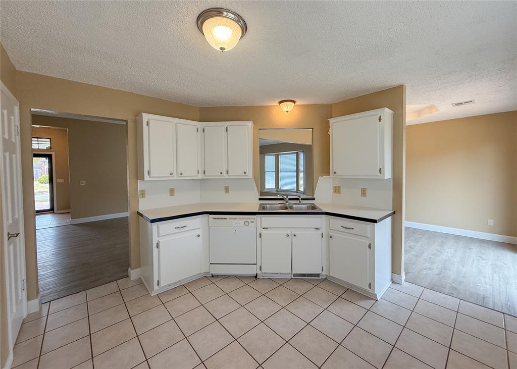 1009 Nw 168th Street Property Photo 11