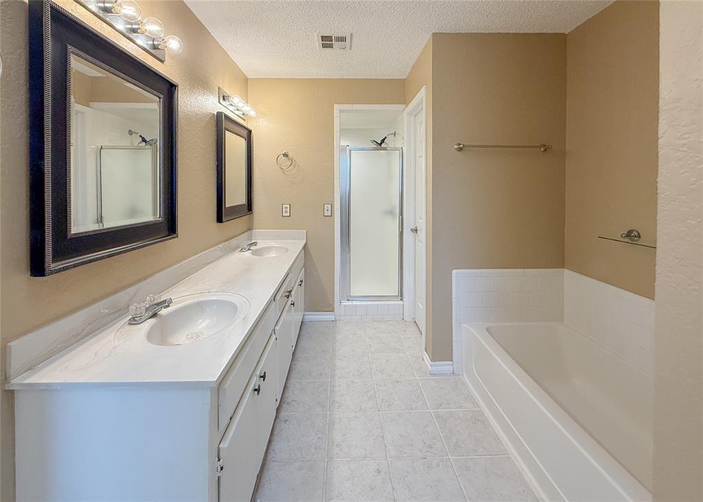 1009 Nw 168th Street Property Photo 15
