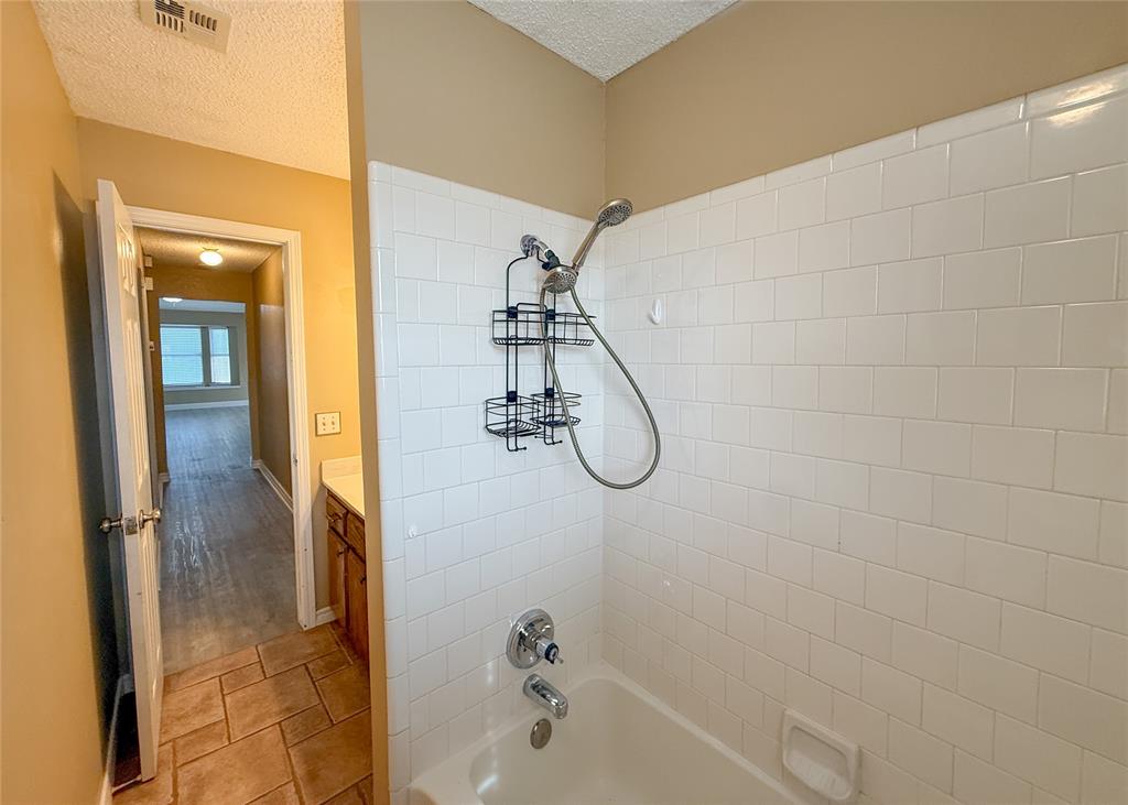 1009 Nw 168th Street Property Photo 24