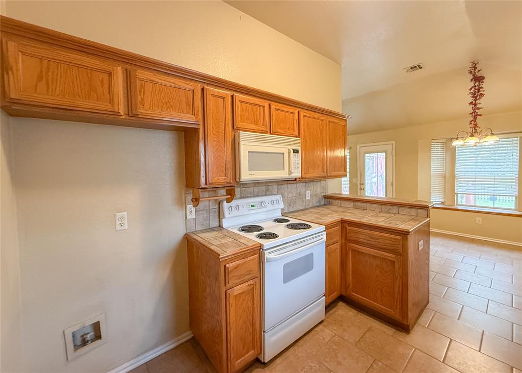 17553 Gold Drive Property Photo 8