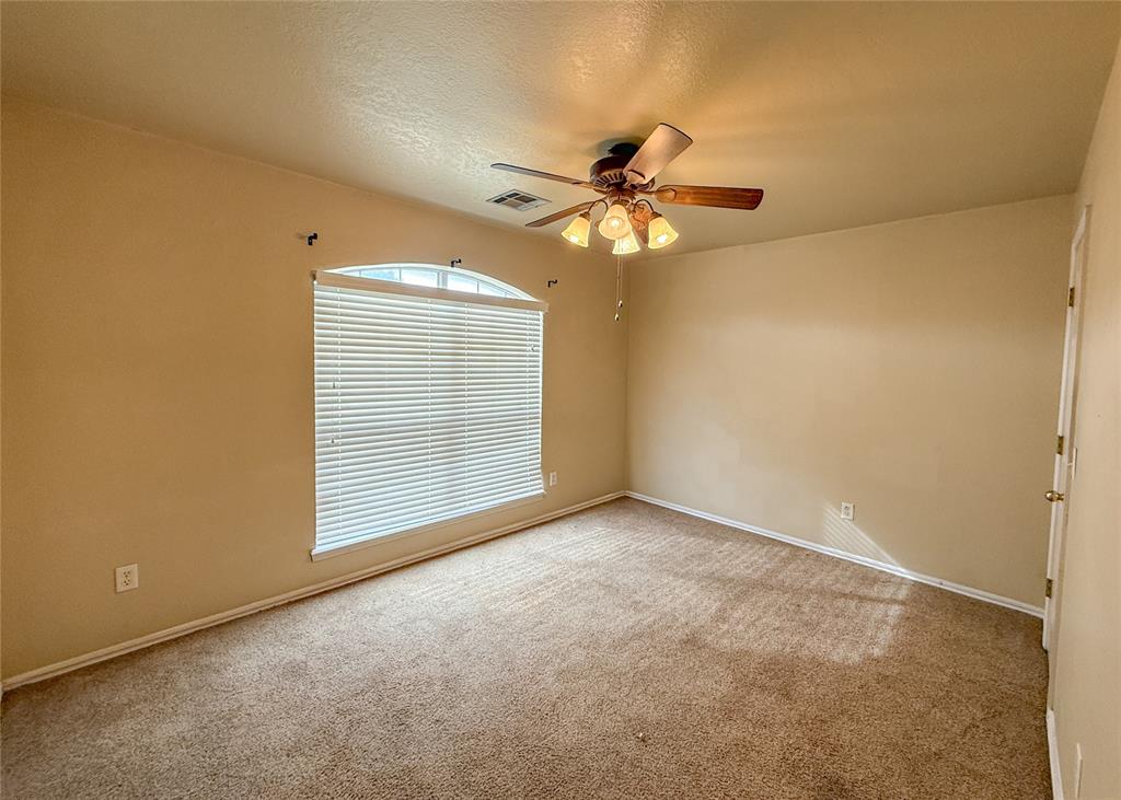 17553 Gold Drive Property Photo 10