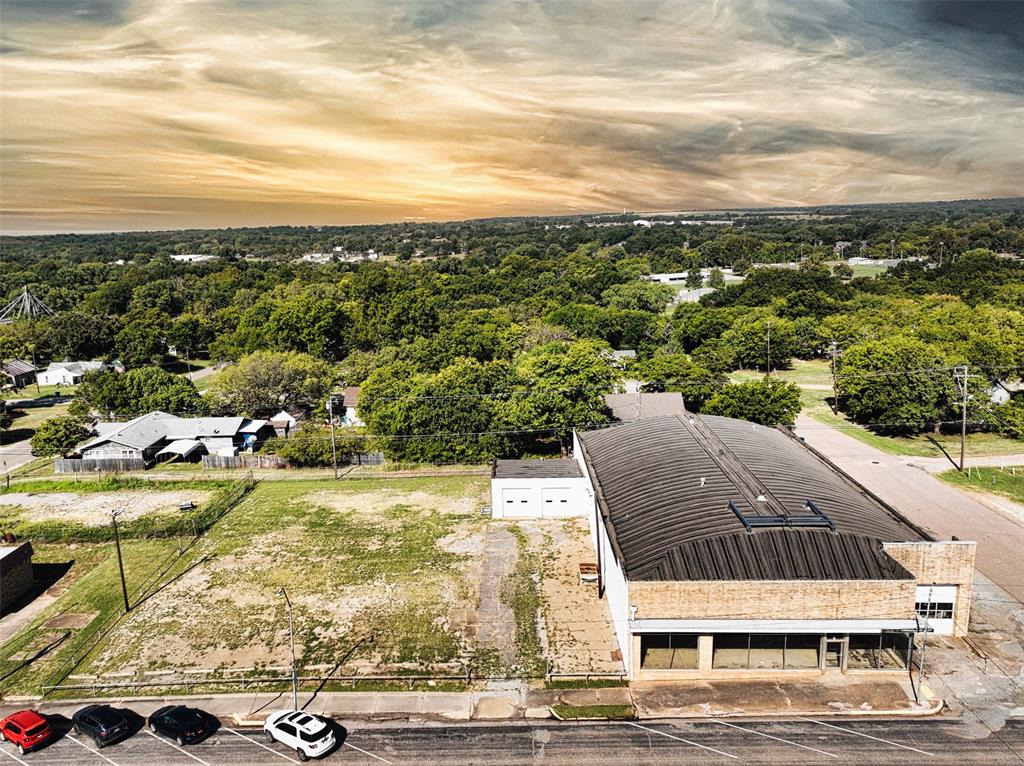 1201 Manvel Avenue Property Photo 2