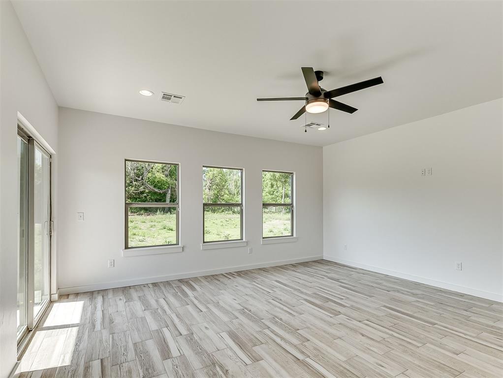 1925 E Springer Avenue Property Photo 9