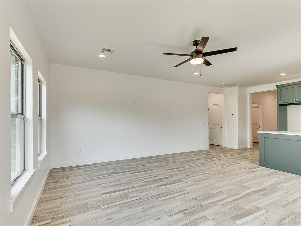 1925 E Springer Avenue Property Photo 10