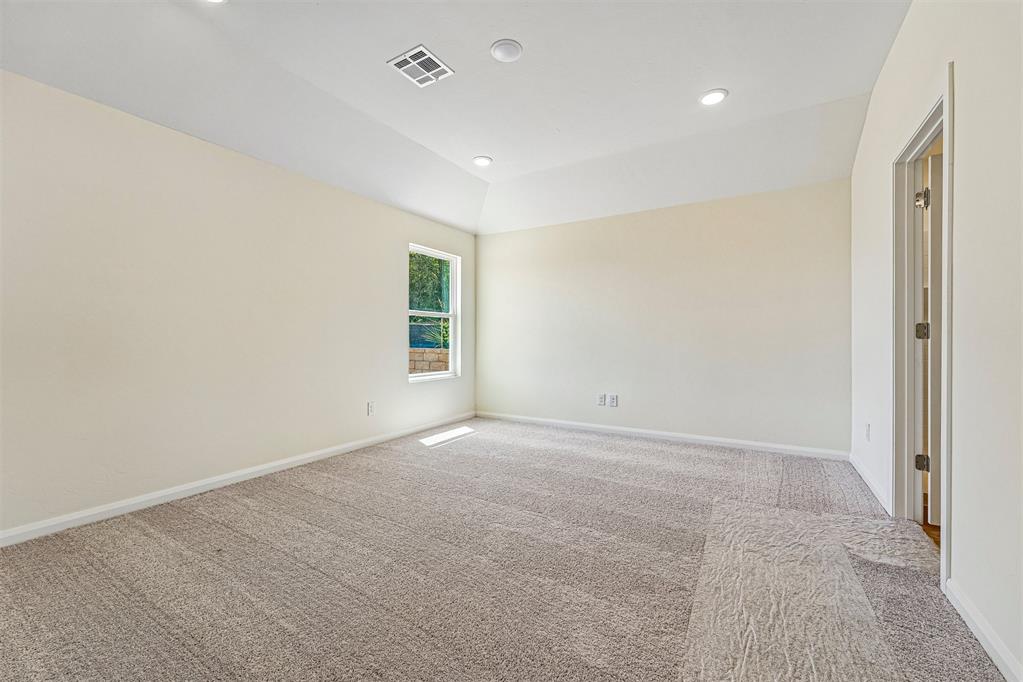 814 Twin Lakes Drive Property Photo 18