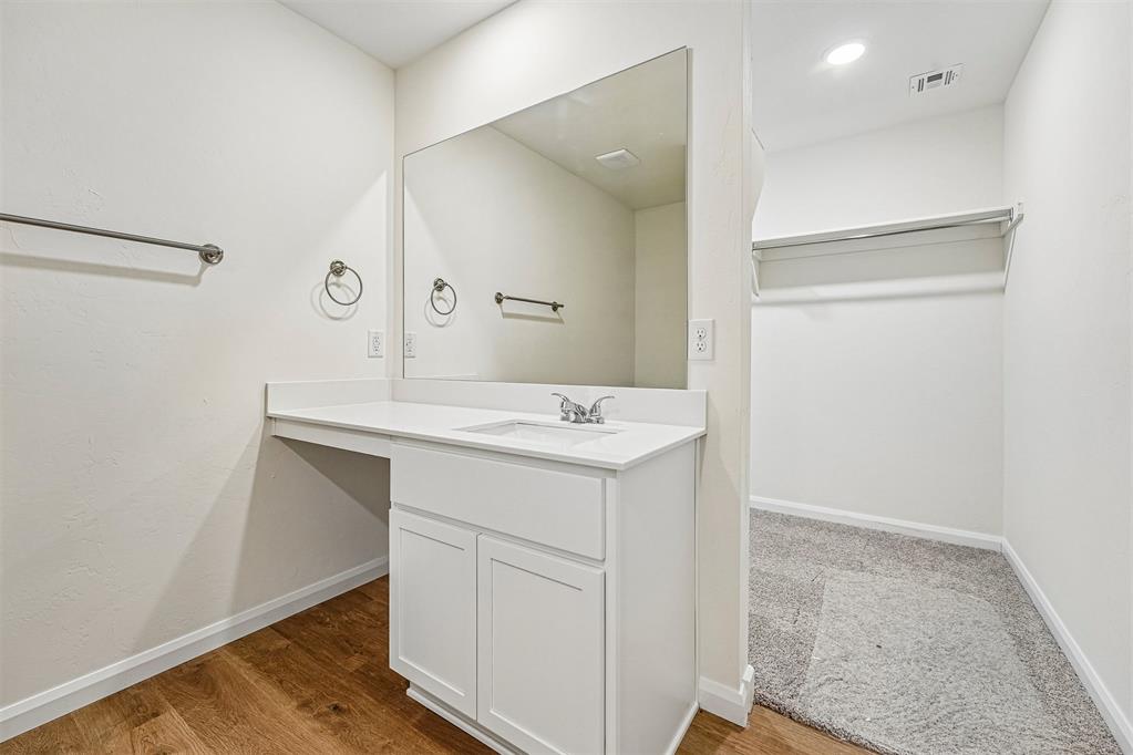814 Twin Lakes Drive Property Photo 20
