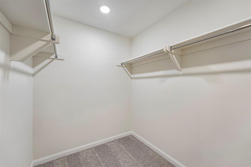 814 Twin Lakes Drive Property Photo 22