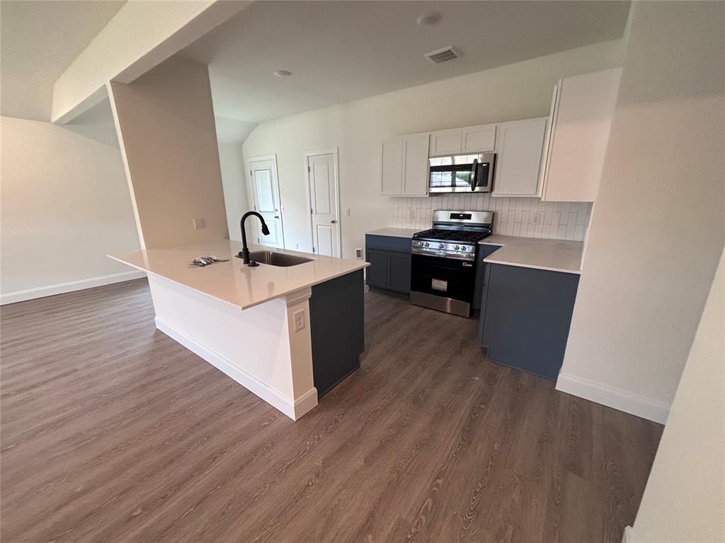 2034 Brush Creek Way Property Photo 3
