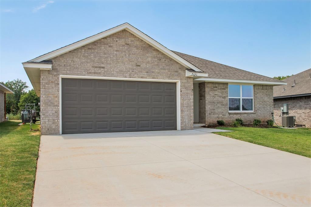 2051 Brush Creek Way Property Photo 2