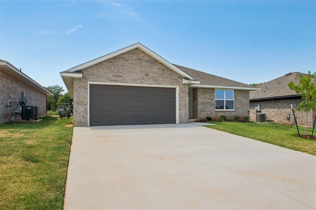 2051 Brush Creek Way Property Photo 3