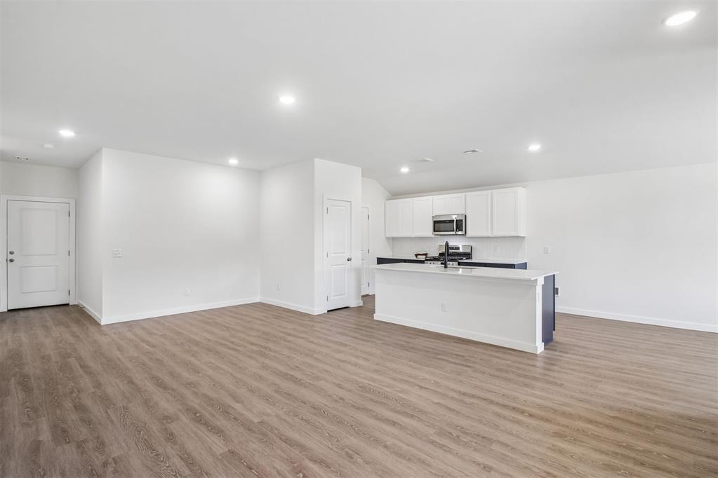 2051 Brush Creek Way Property Photo 8