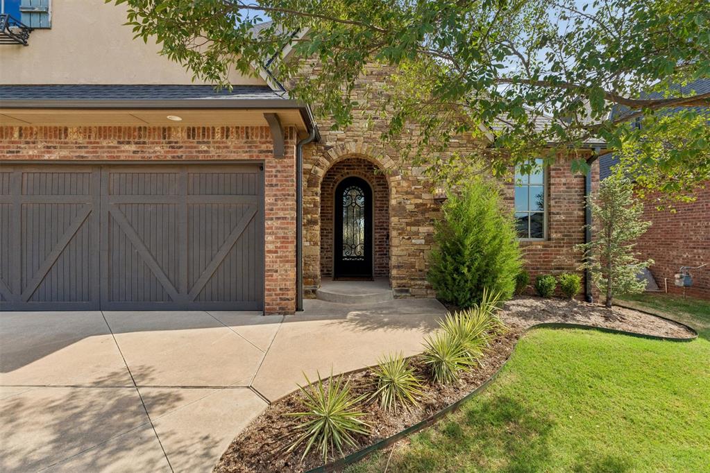 16733 Little Leaf Court Property Photo 6