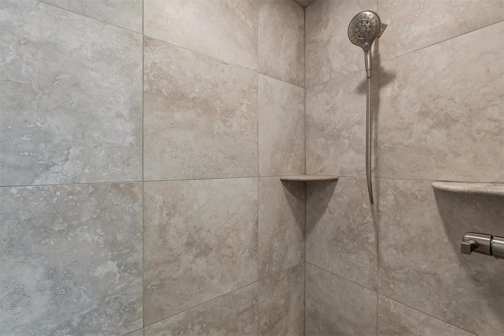 16733 Little Leaf Court Property Photo 25