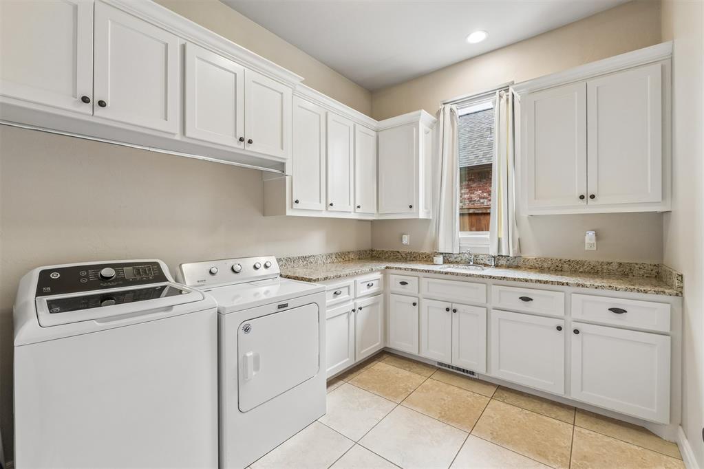 16733 Little Leaf Court Property Photo 32