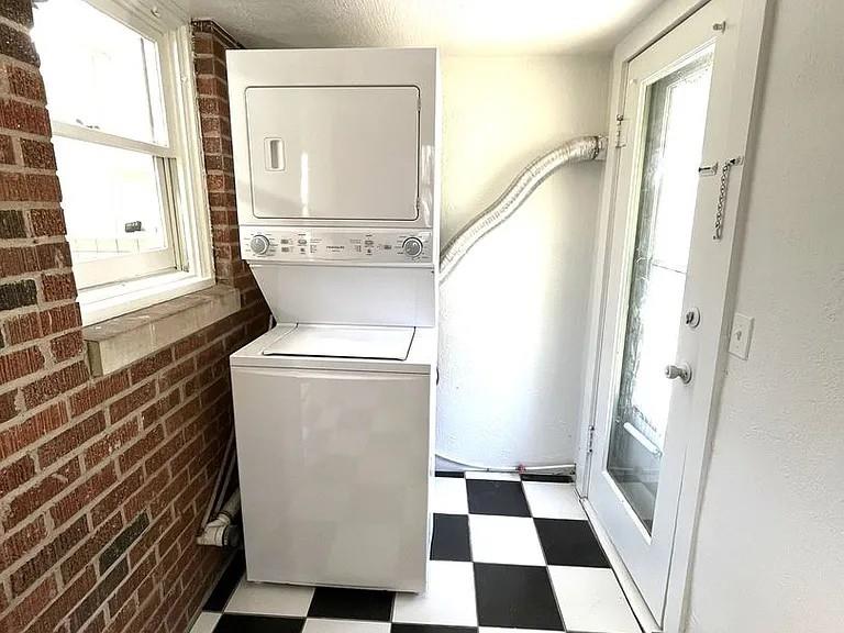 2229 N Gatewood Avenue Property Photo 37