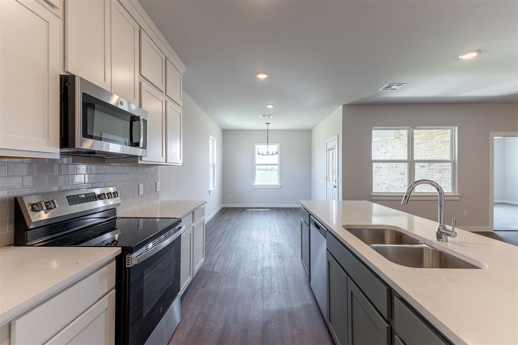 1721 Elm Circle Property Photo 8