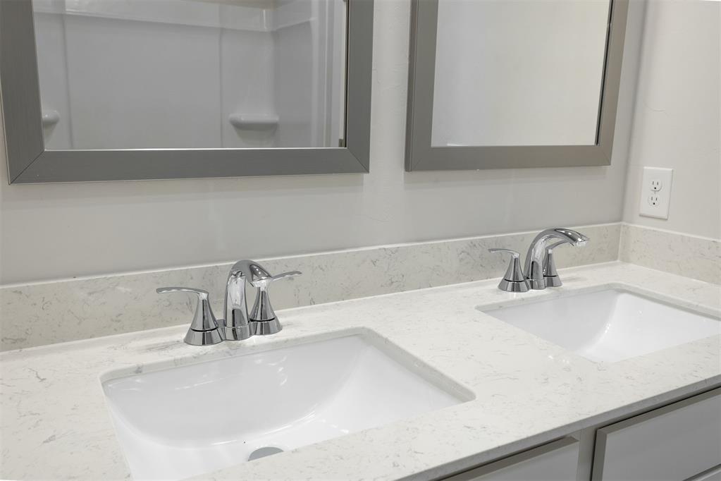 1721 Elm Circle Property Photo 27
