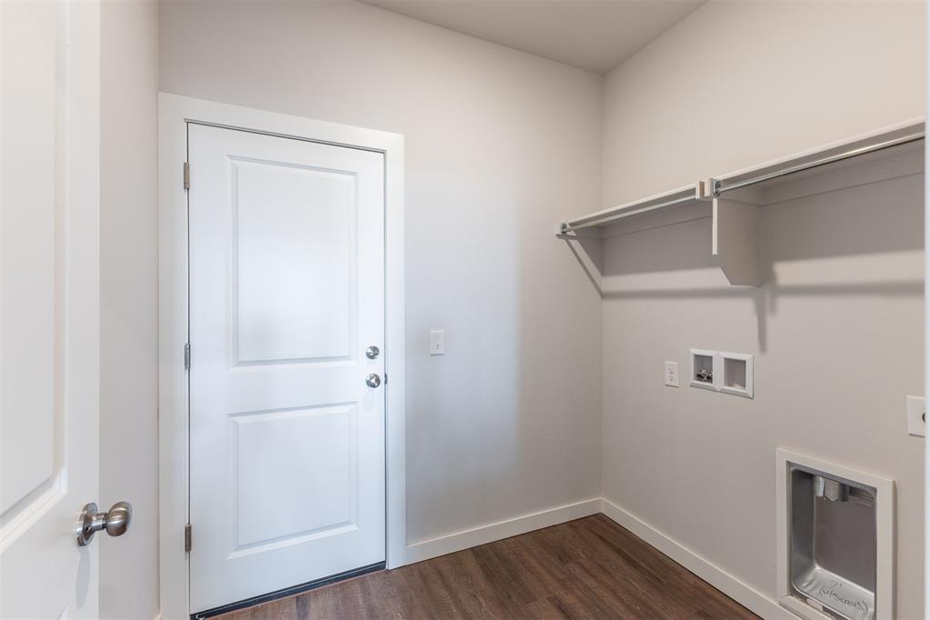 1721 Elm Circle Property Photo 32
