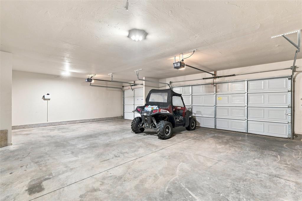 1280 Douglas Circle Property Photo 4