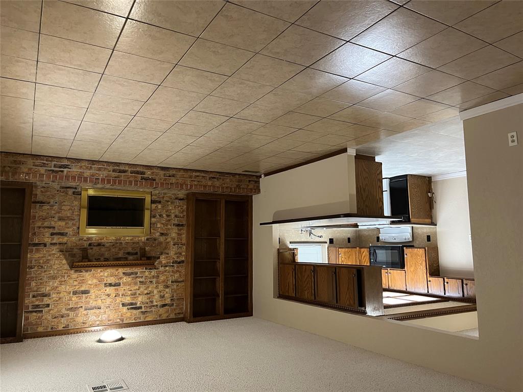 10329 Exter Avenue Property Photo 2