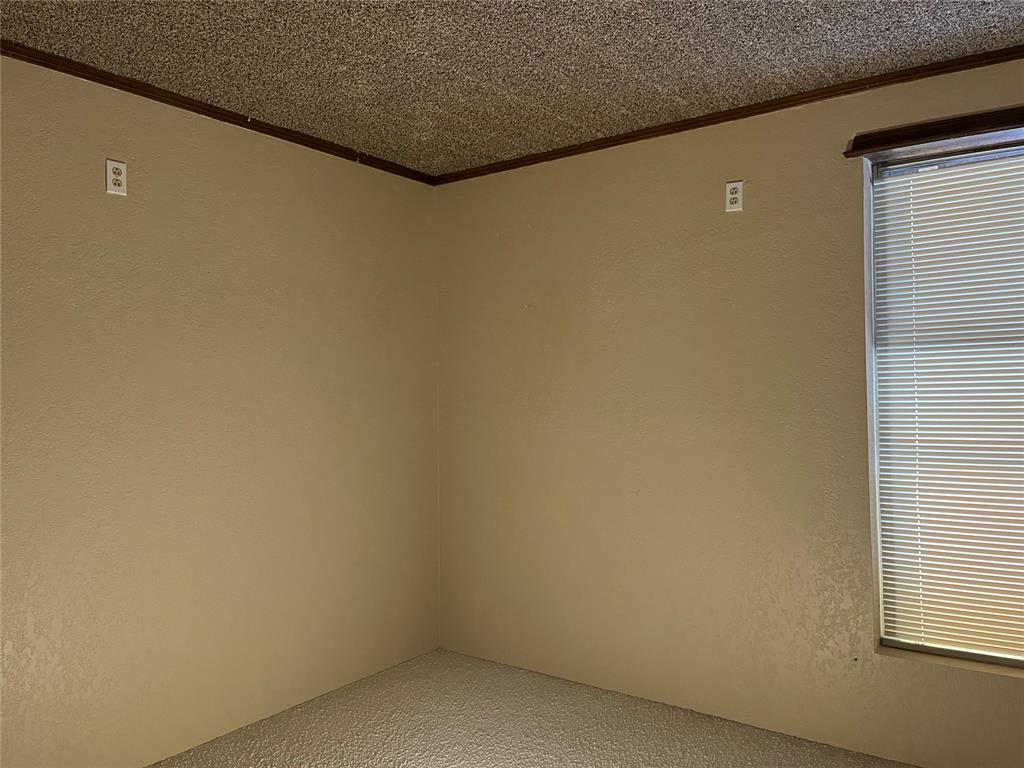 10329 Exter Avenue Property Photo 4