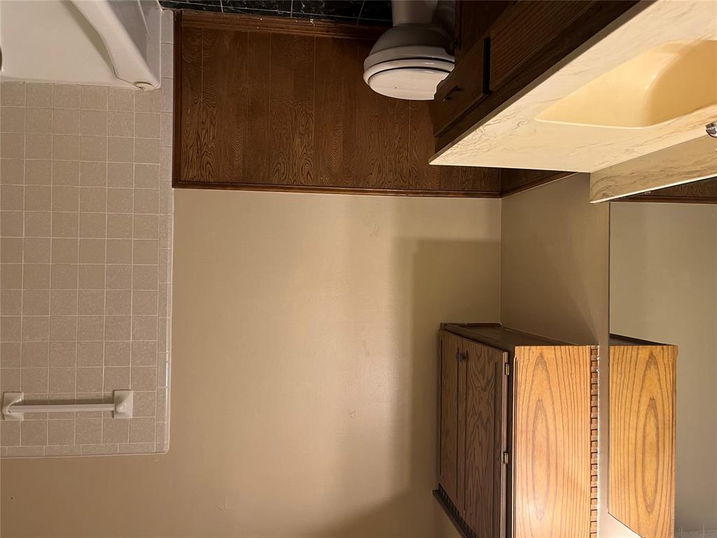 10329 Exter Avenue Property Photo 7