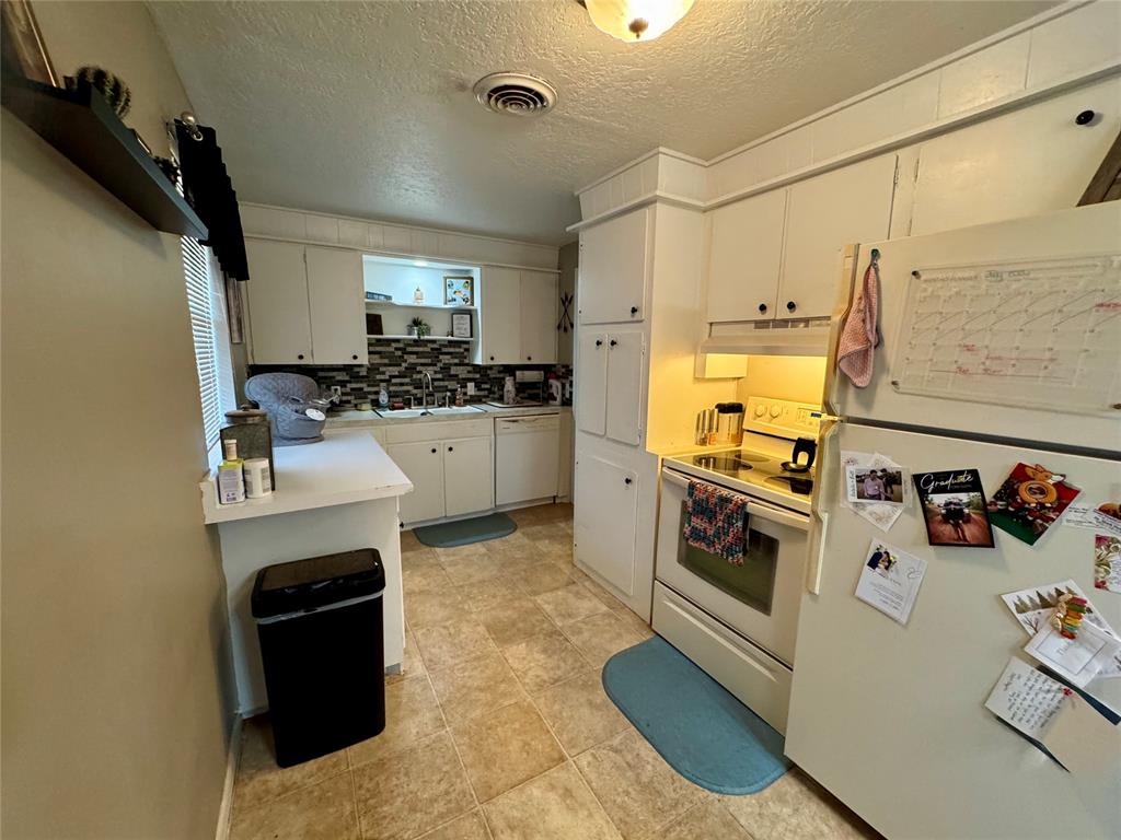 901 E Kee Street Property Photo 14
