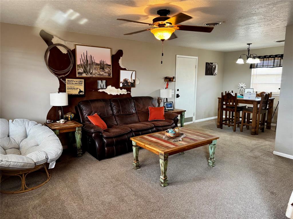 901 E Kee Street Property Photo 23