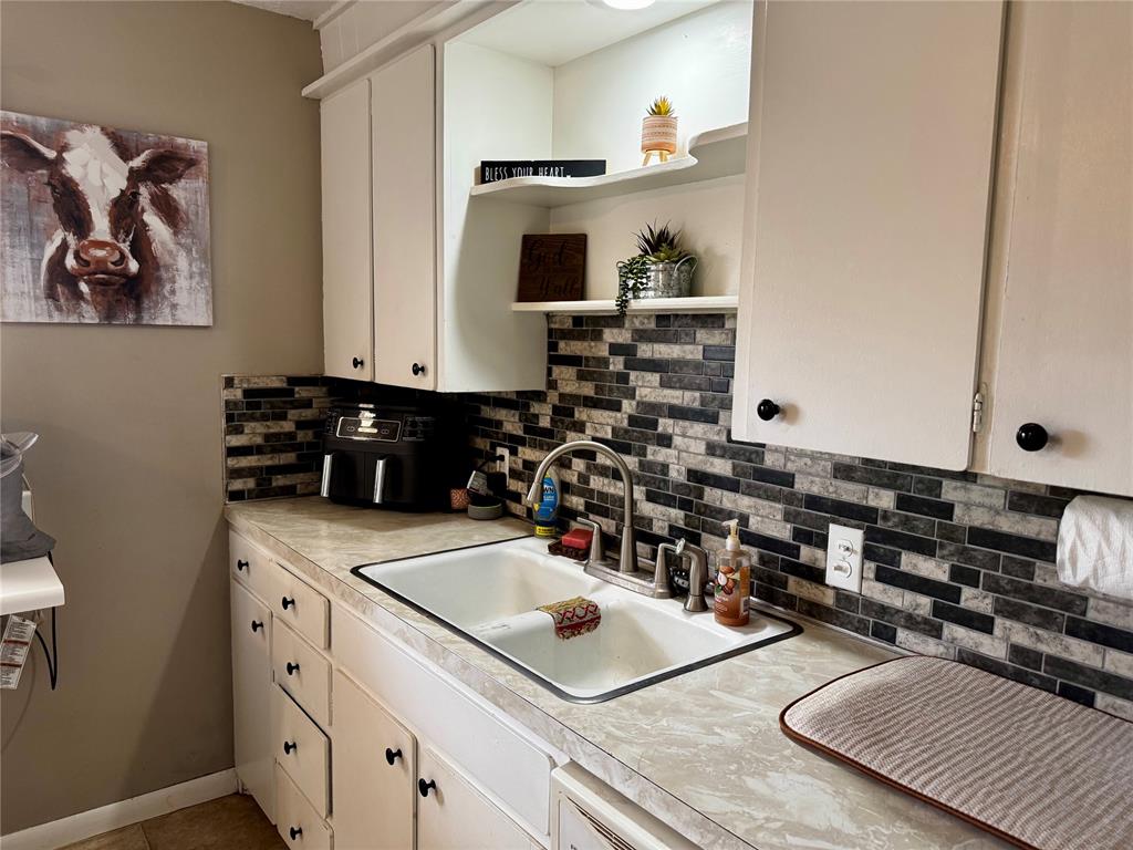901 E Kee Street Property Photo 31
