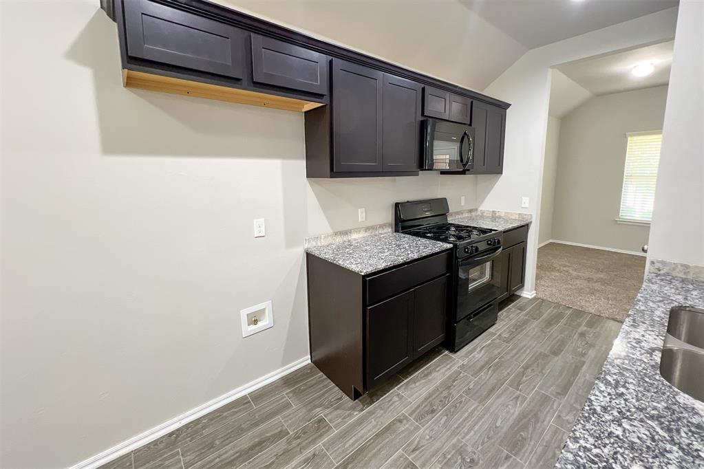 1246531 Property Photo 10