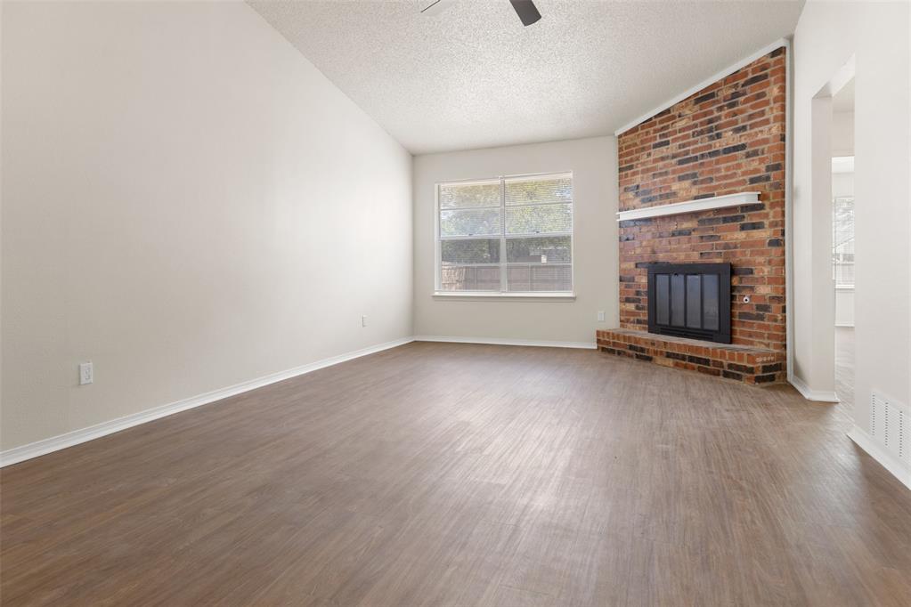 1104 Juno Circle Property Photo 3