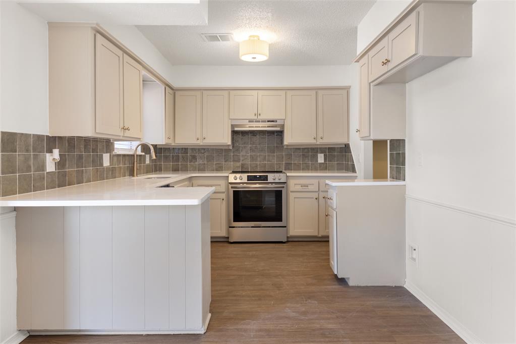 1104 Juno Circle Property Photo 7