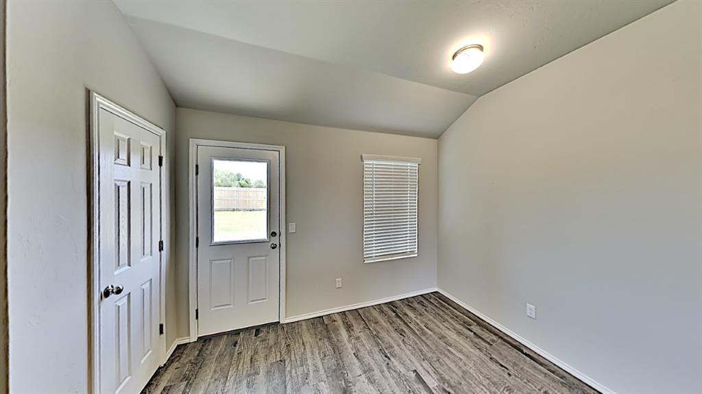 309 Blue Drive Property Photo 8