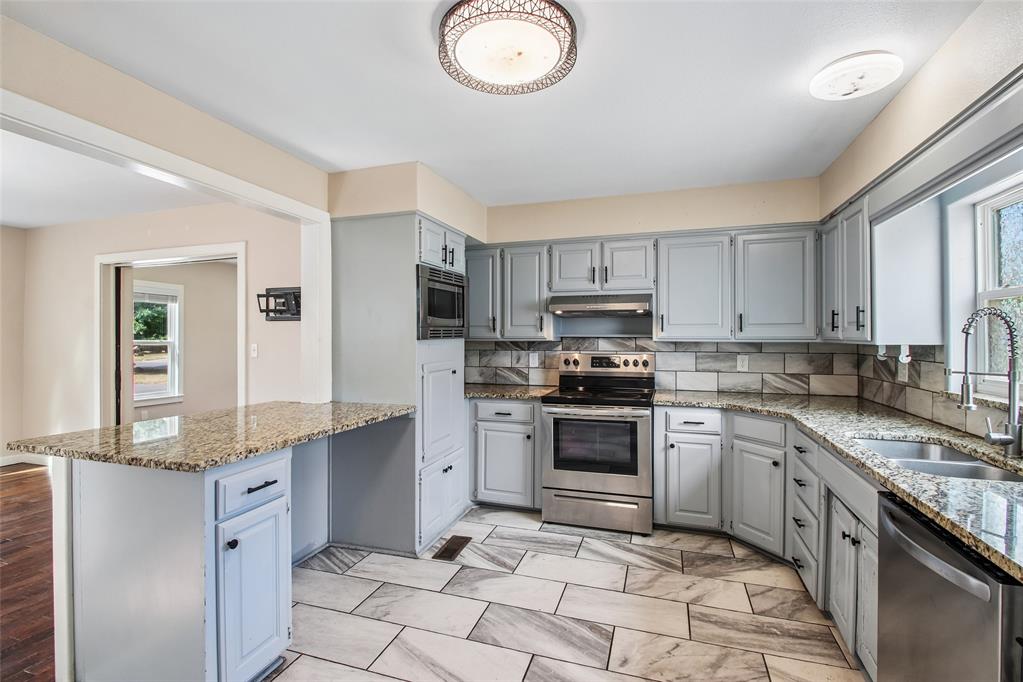 537 S Miles Avenue Property Photo 3