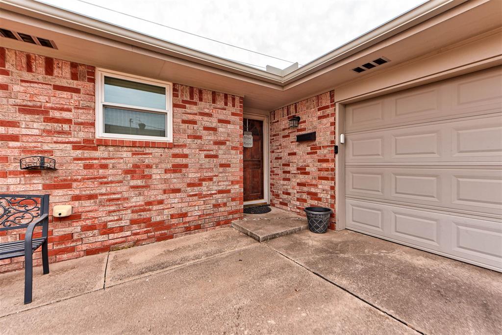 201 Holbrook Drive Property Photo 6