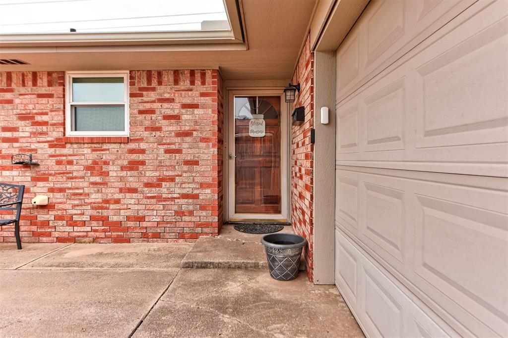 201 Holbrook Drive Property Photo 7