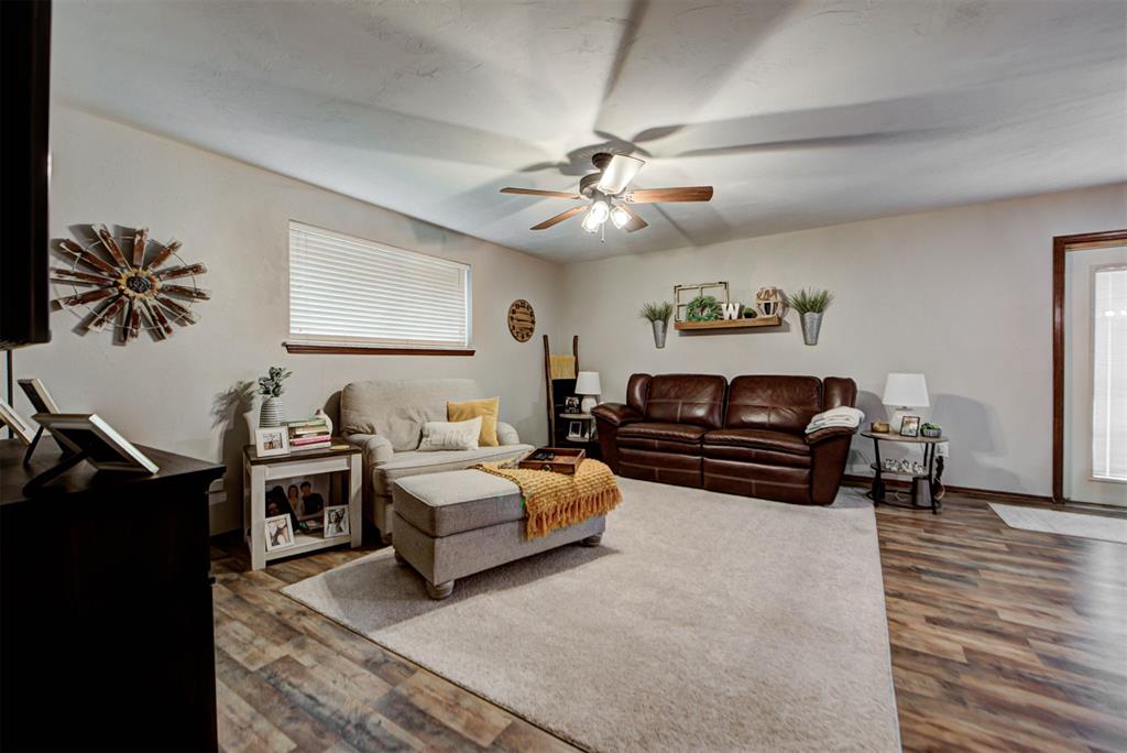 201 Holbrook Drive Property Photo 10