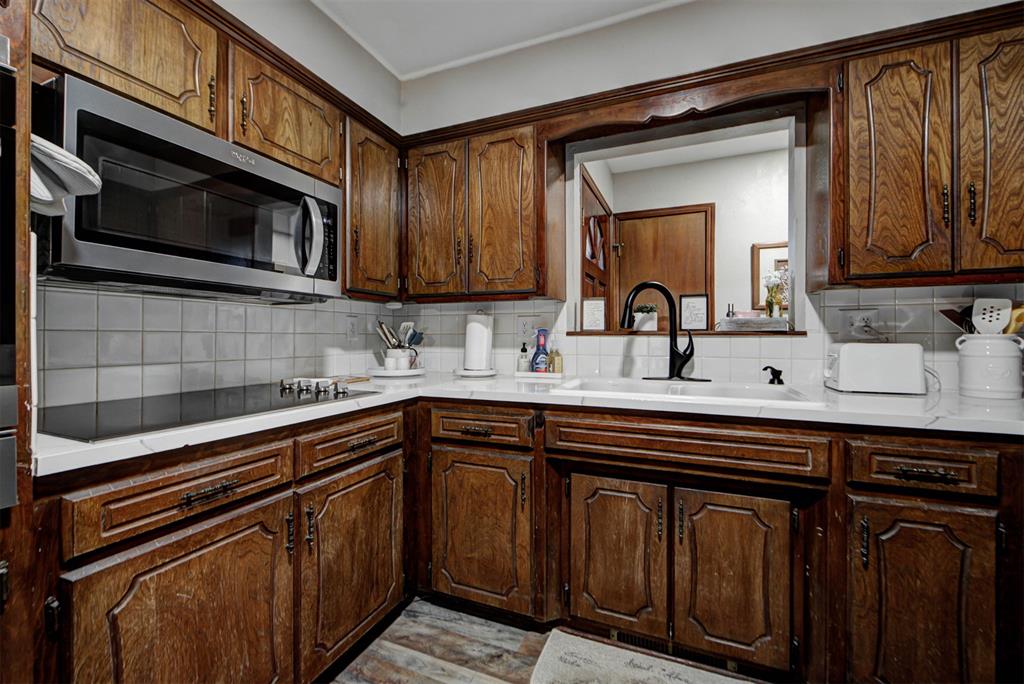 201 Holbrook Drive Property Photo 23