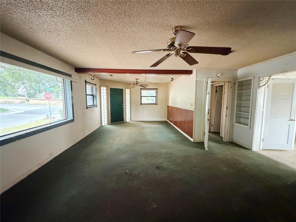 400 E Wade Street Property Photo 6
